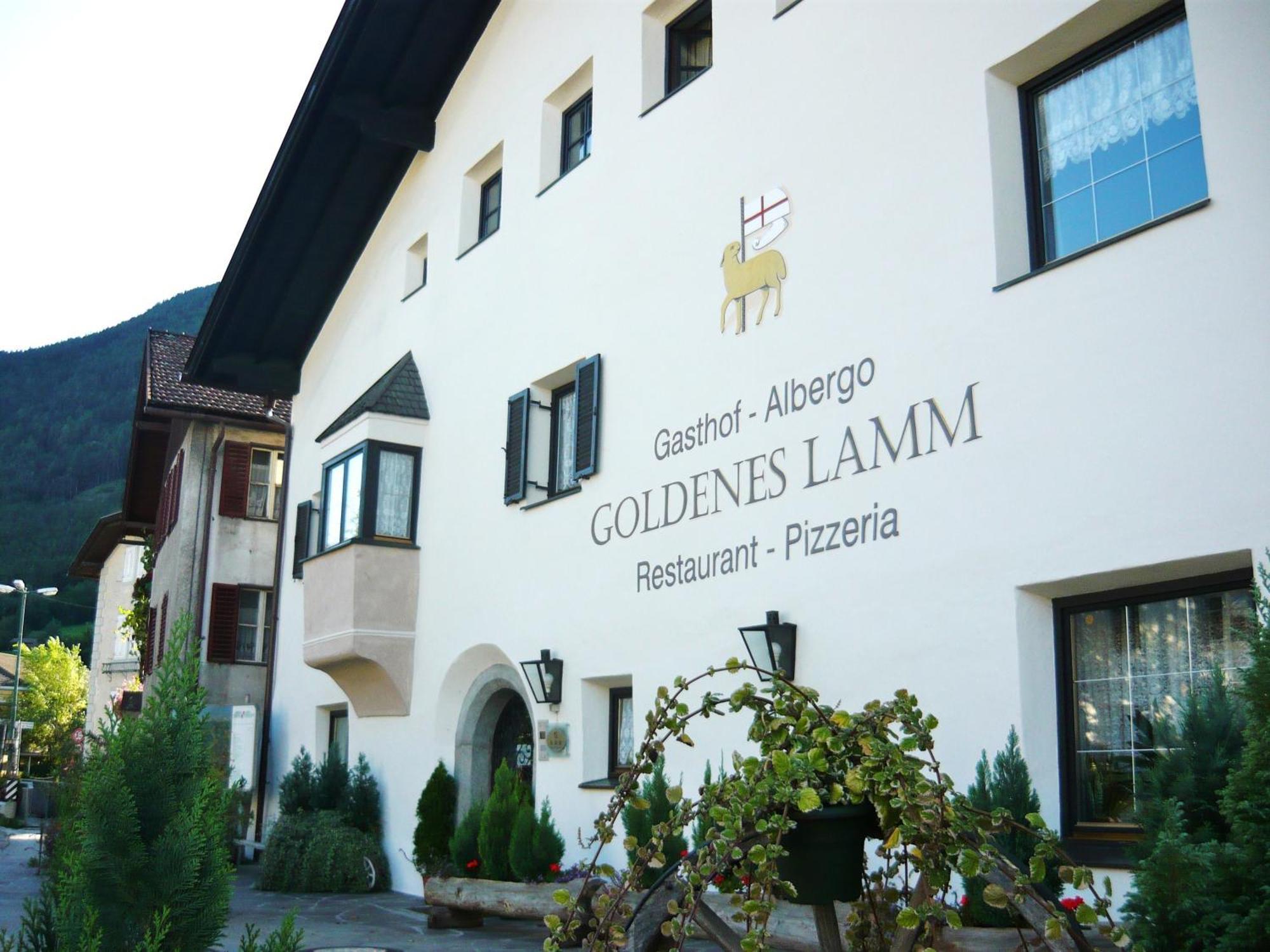 Gasthof Goldenes Lamm Hotel Vahrn Exterior photo